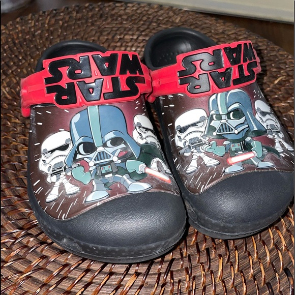 Star Wars crocs children’s size 8 - Picture 1 of 9